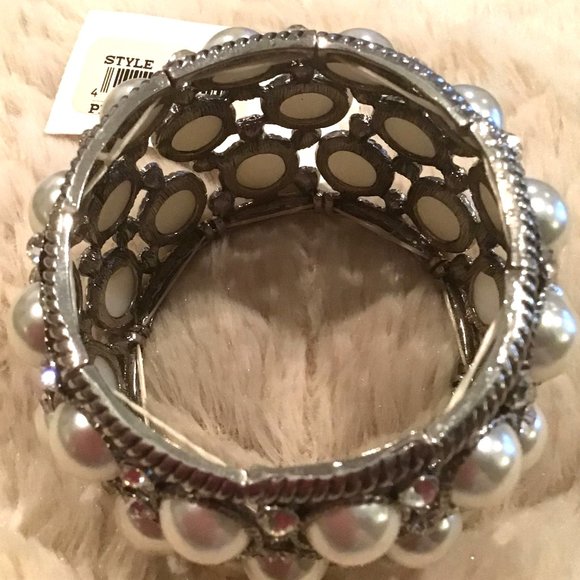 Pearl and Rhinestone Stretch Fashion Bracelet - Picture 4 of 4